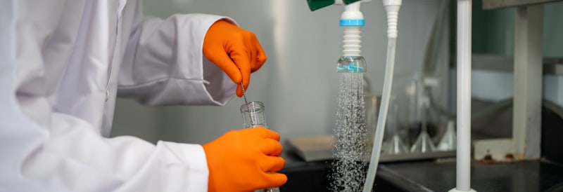 Aceton im Labor: Risiken, Verantwortlichkeiten und die Rolle innovativer PSA